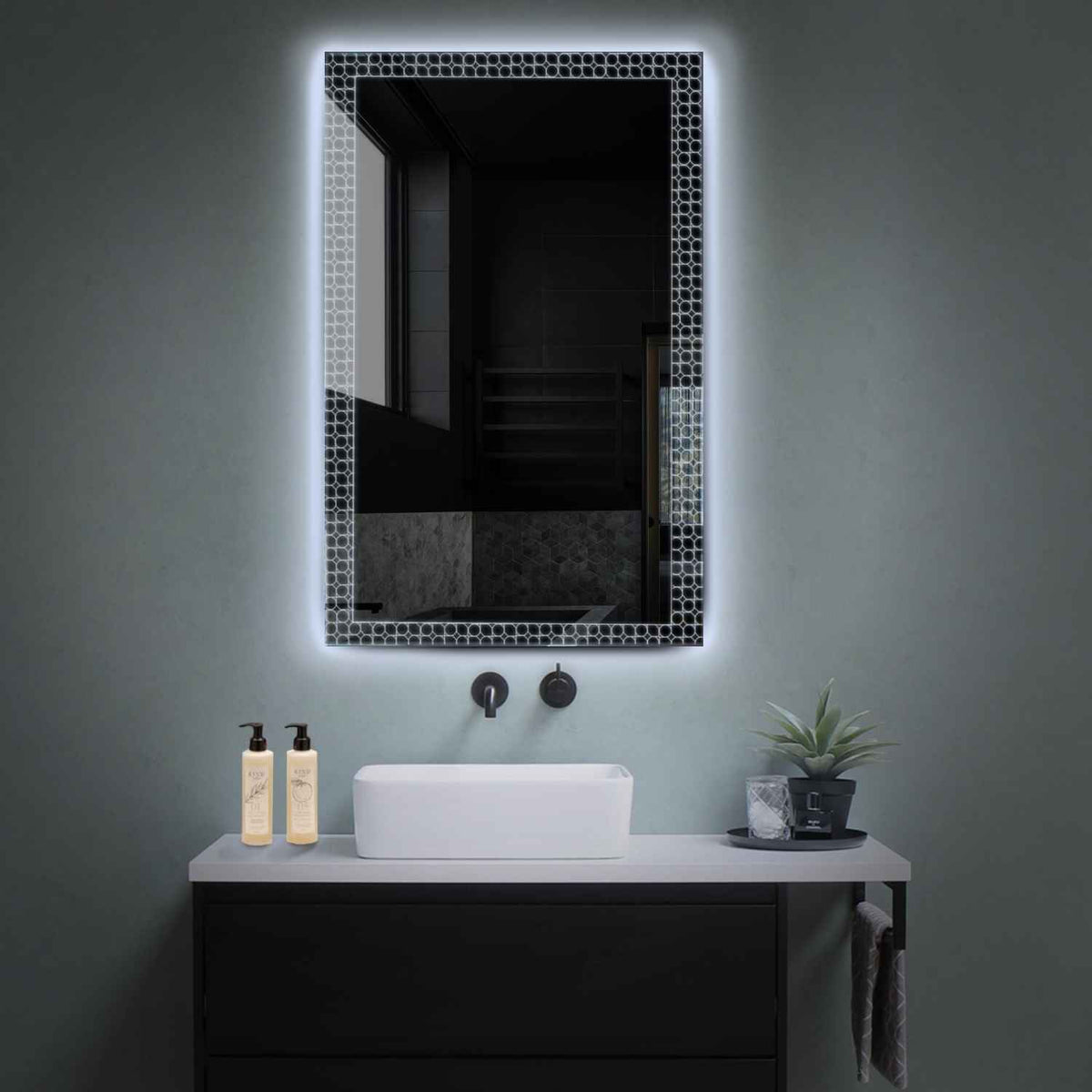 Oglinda LED Verticala, Fara functii, LED 6000K Rece - Gama Official Model 4