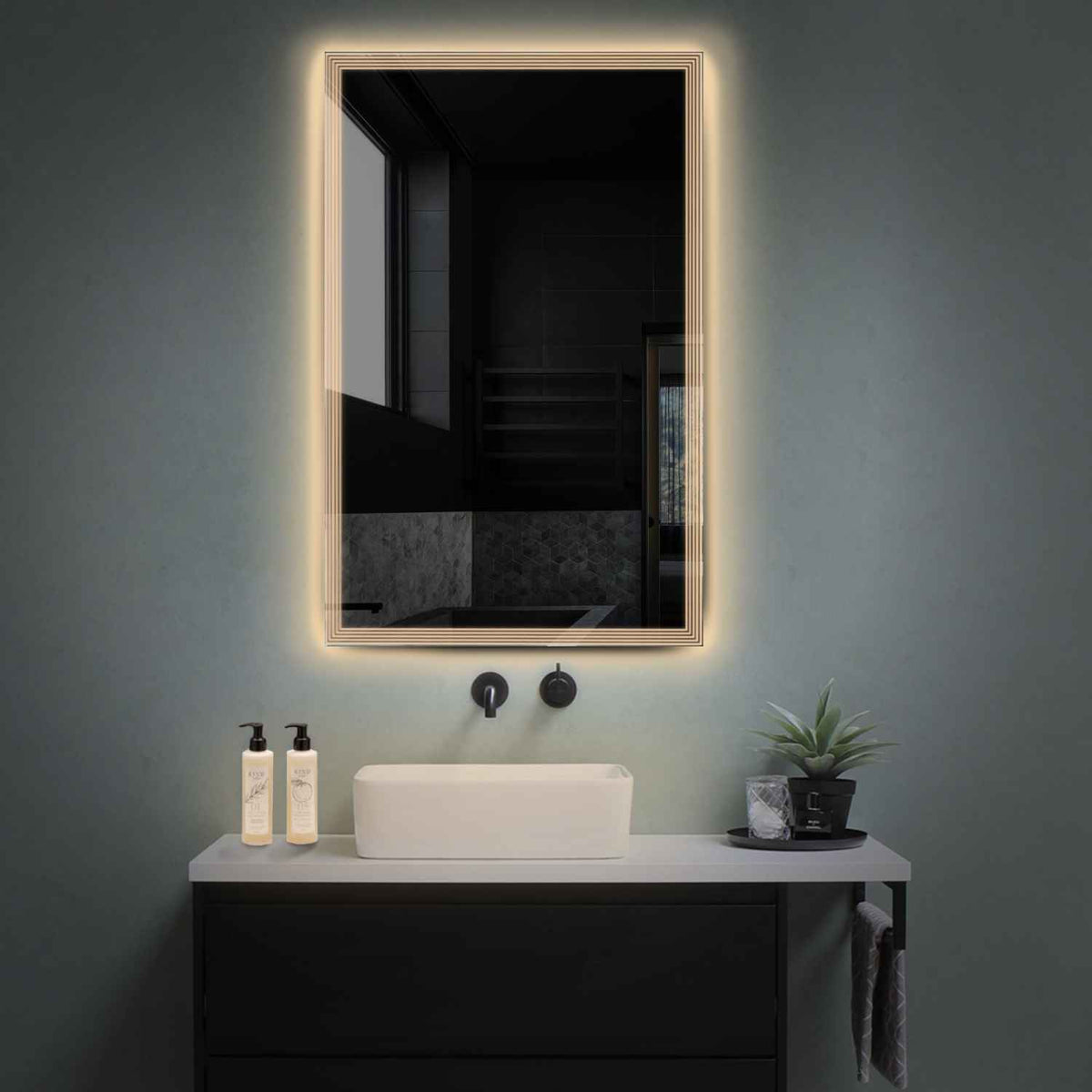 Oglinda LED Verticala, Fara functii, LED 3000K Cald - Gama Edge Model 1
