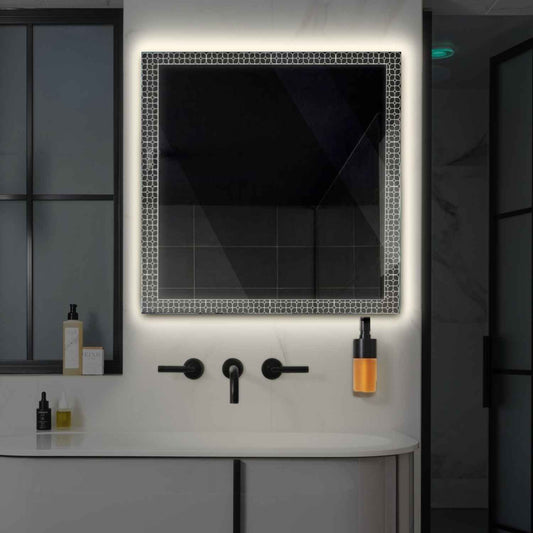 Oglinda LED patrata cu lumina LED neutra Gama Official Model 2 fara butoane - Reyze